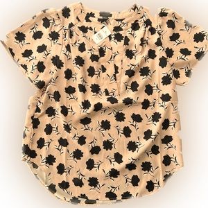 Ann Taylor new with tags coral and black flower blouse size XS
